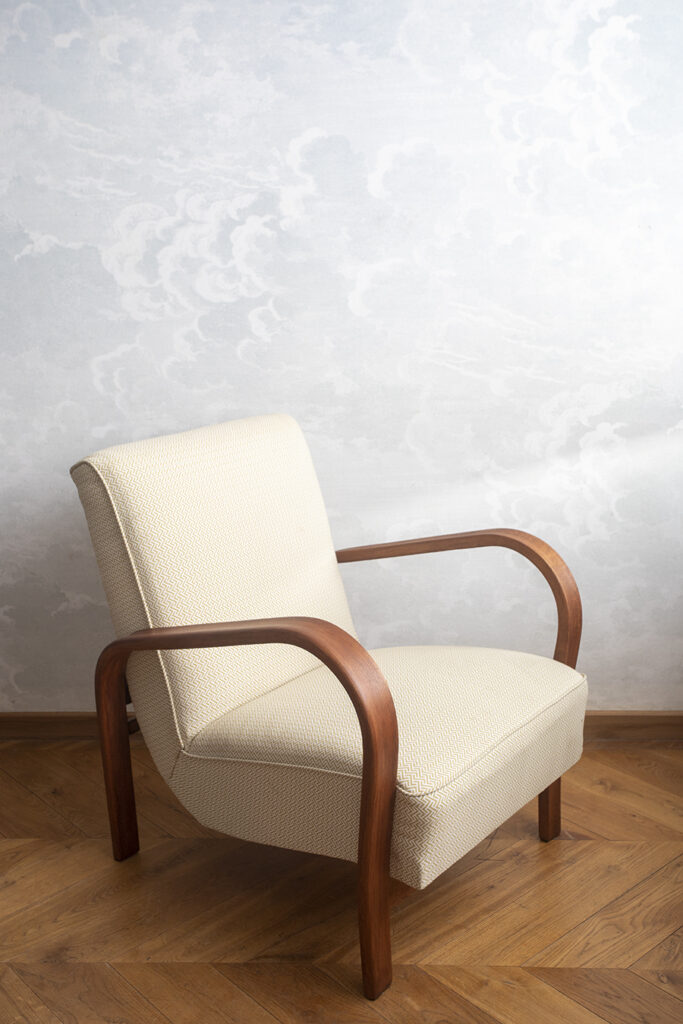 Fotel, proj. K. Koželka i&nbsp;A. Kropáček