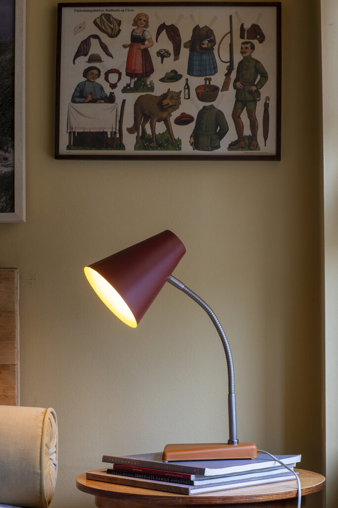 Lampa biurkowa vintage, Polska